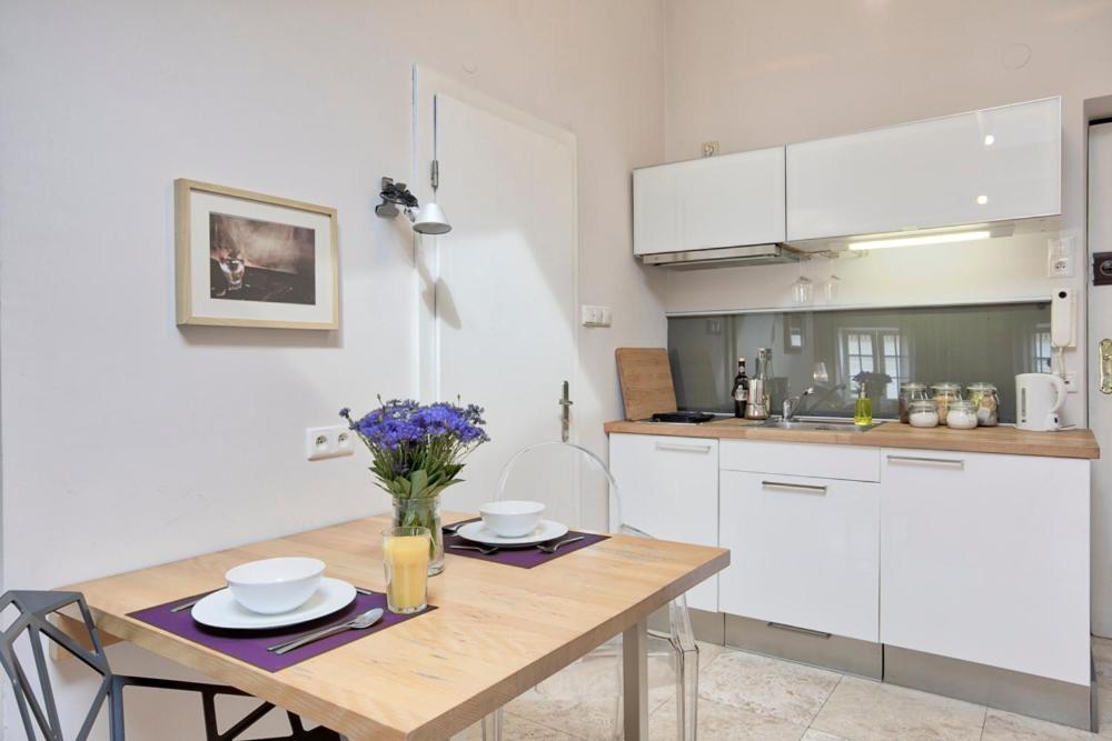 Tyzenhauz Apartments Old Town 크라쿠프 객실 사진